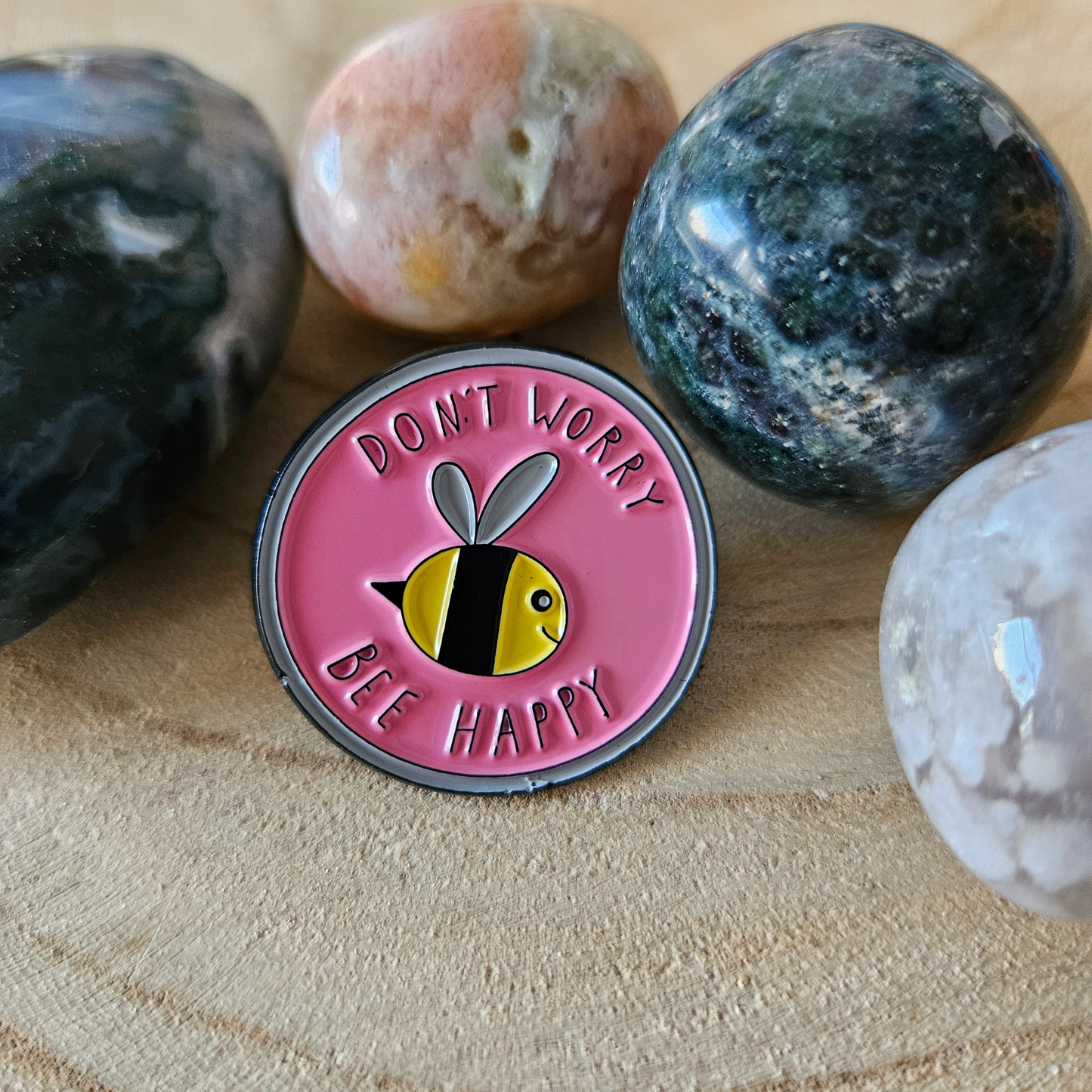 Enamel pin - Don't worry bee happy