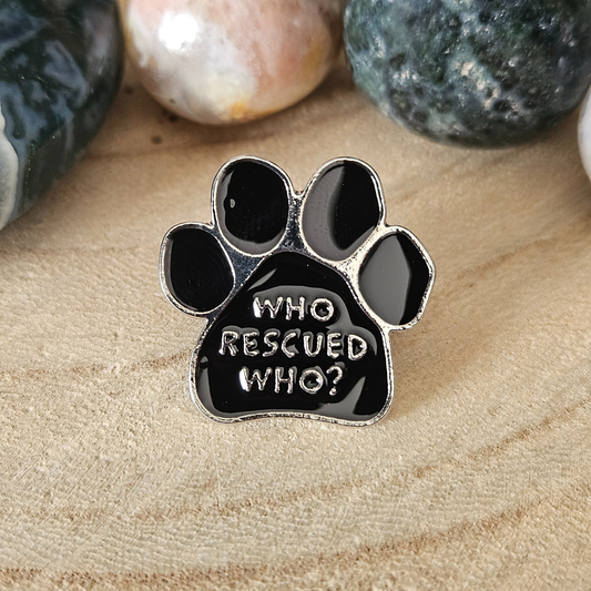 Enamel pin - Hondenpoot - Who rescued who?