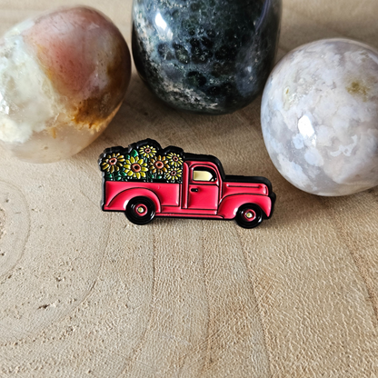 Enamel pin - Rode pick-up met bloemen