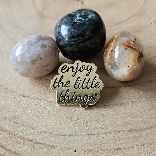 Enamel pin - Enjoy the little things