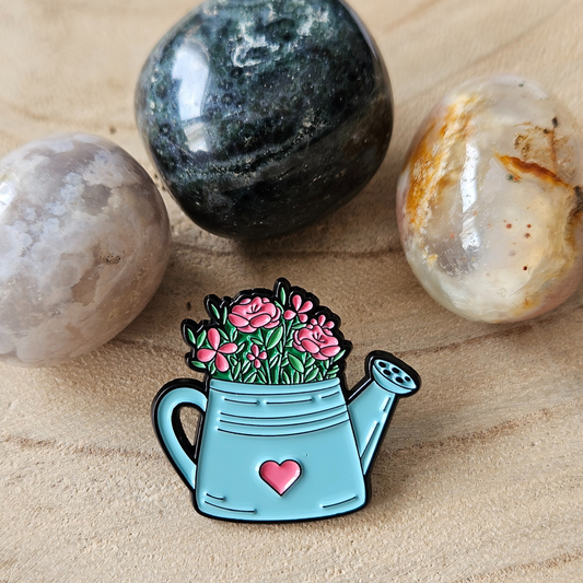 Enamel pin - Gieter met bloemen