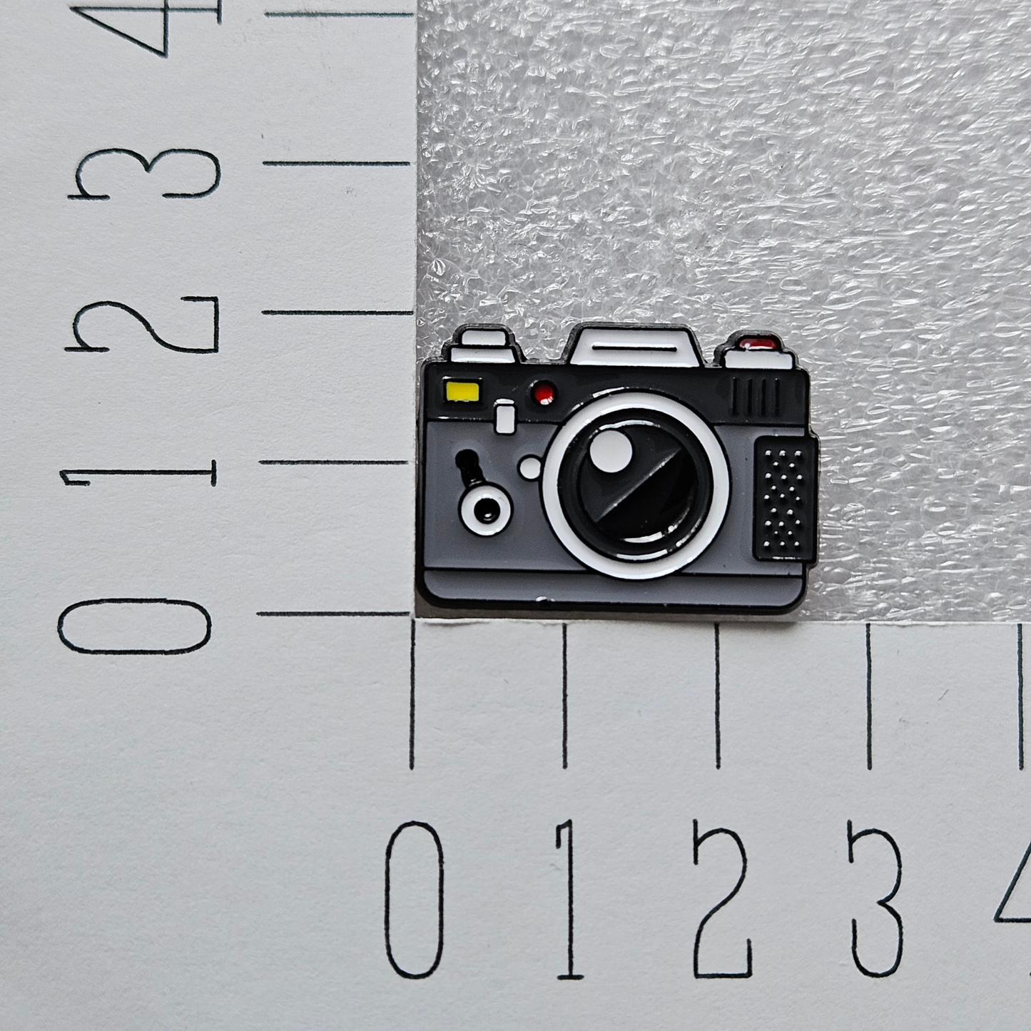 Enamel pin - Camera grijs