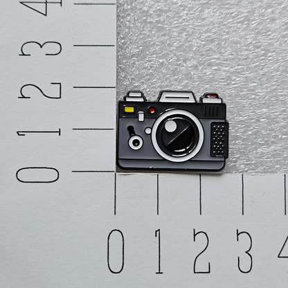 Enamel pin - Camera grijs