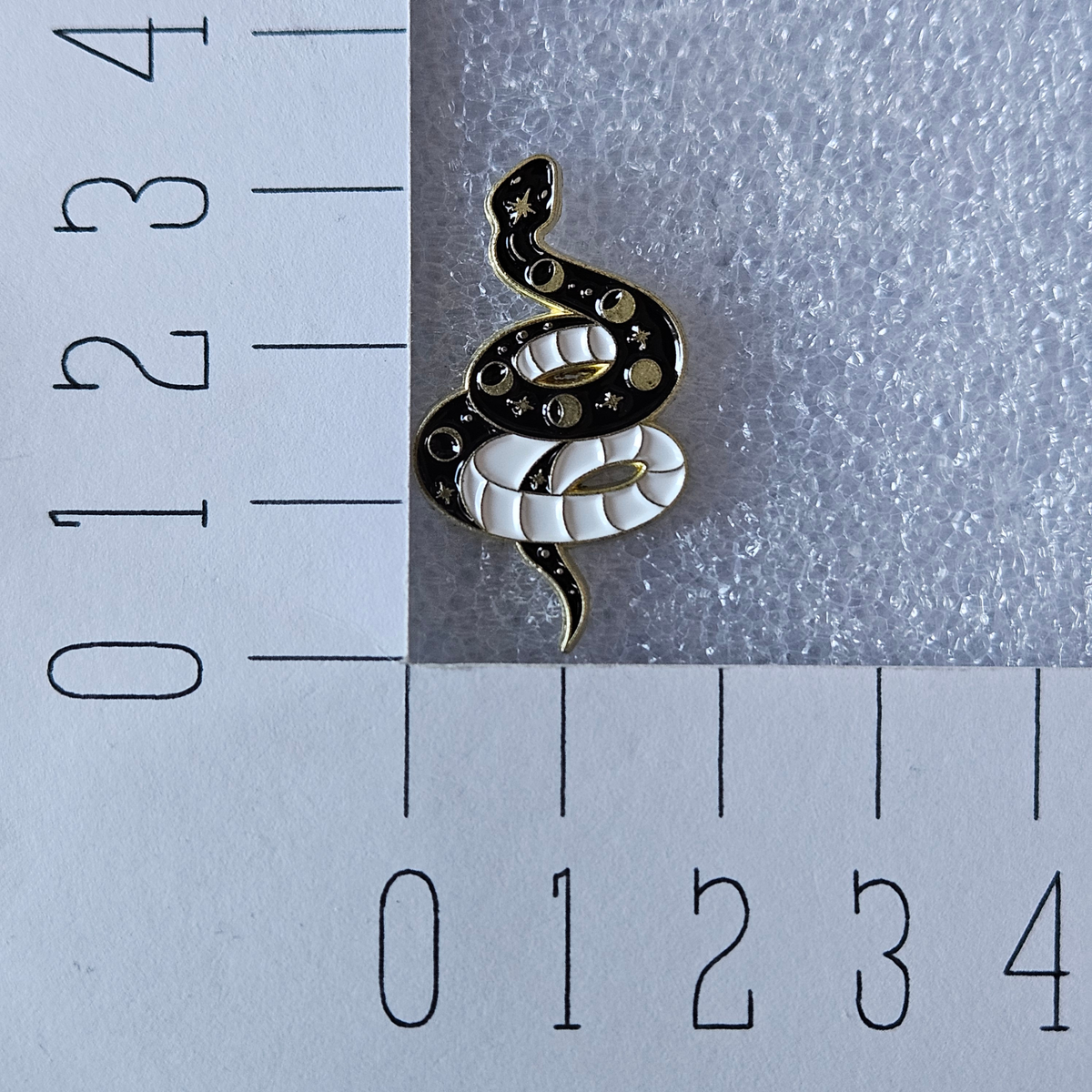 Enamel pin - Zwarte slang