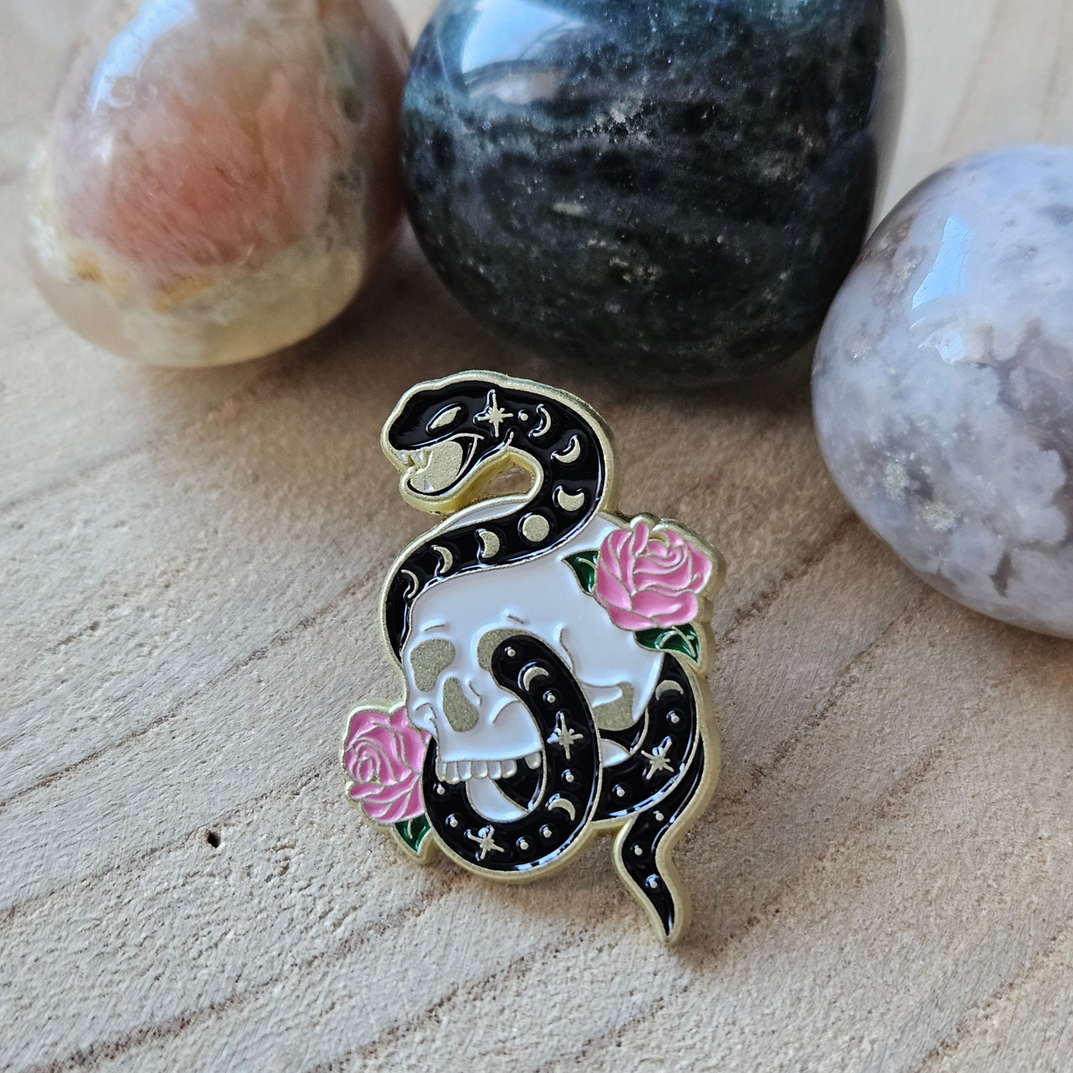 Enamel pin - Slang met schedel