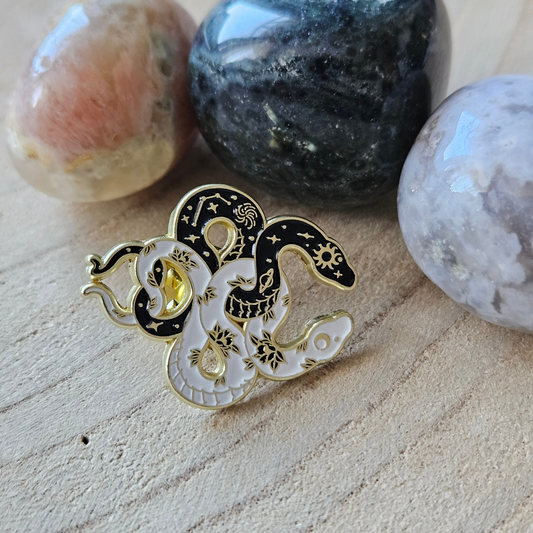 Enamel pin - Witte en zwarte slang
