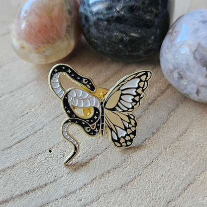 Enamel pin - Slang met vlinder