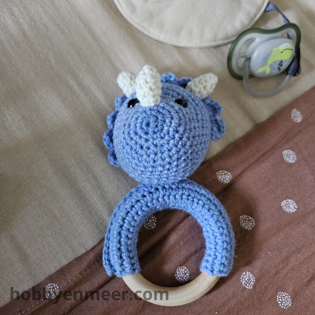 Dino op houten ring - Blauw - Hobby en meer  