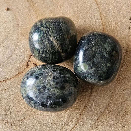 Edelstenen Tijgeroog Trommelstenen 250 gram - Edelstenen op kleur Edelstenen Tijgeroog Trommelstenen 250 gram - Edelstenen op kleur