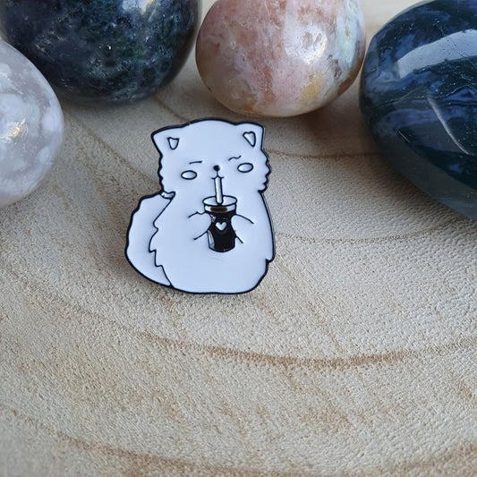Enamel pin - Kat met drankje - Hobby en meer  