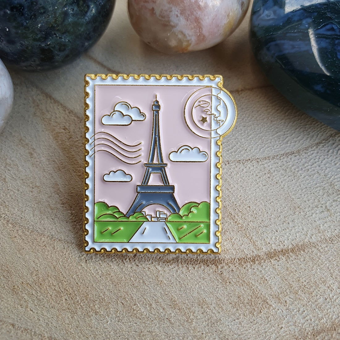 Enamel pin - Postzegel met Eiffeltoren - Hobby en meer  