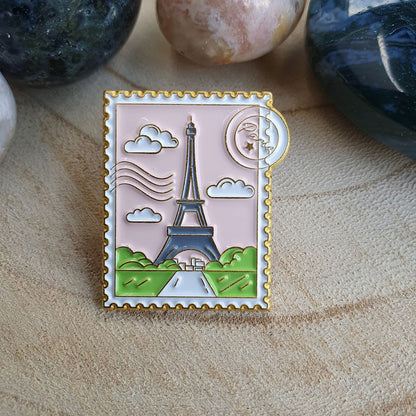 Enamel pin - Postzegel met Eiffeltoren - Hobby en meer  