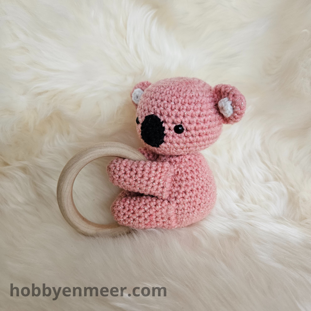 Koala op houten ring - Roze