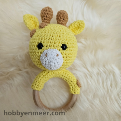 Rammelaar - Giraffe op houten ring