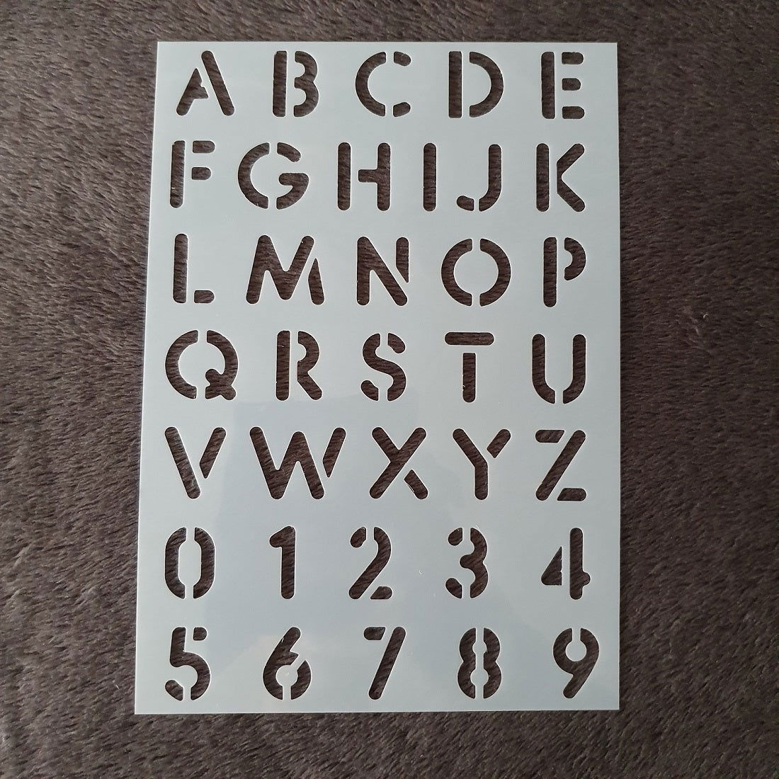Hobby stencil Alfabet hoofdletter met cijfers - A5 - Hobby en meer  