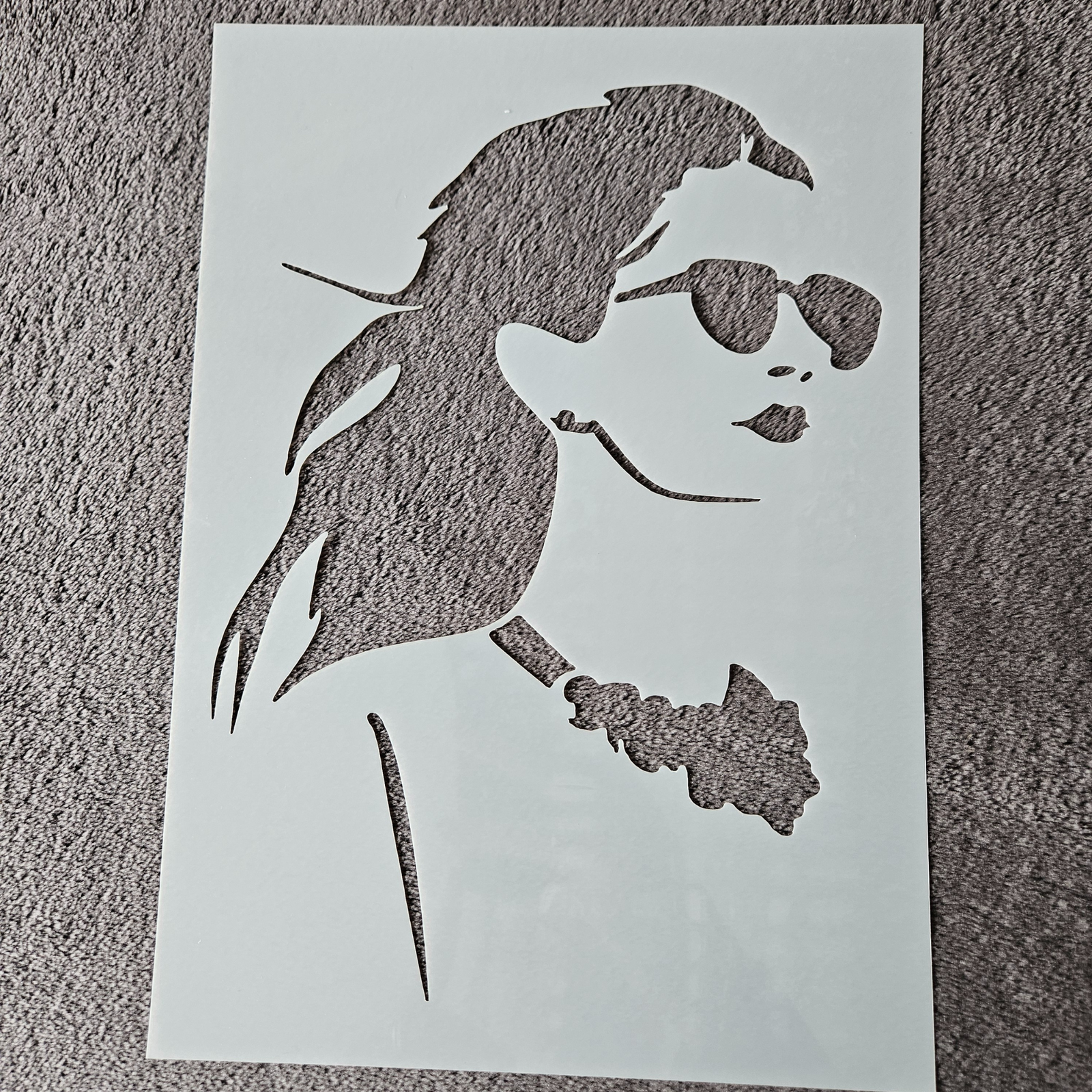 Hobby stencil Vrouw met zonnebril - A4 - Hobby en meer  